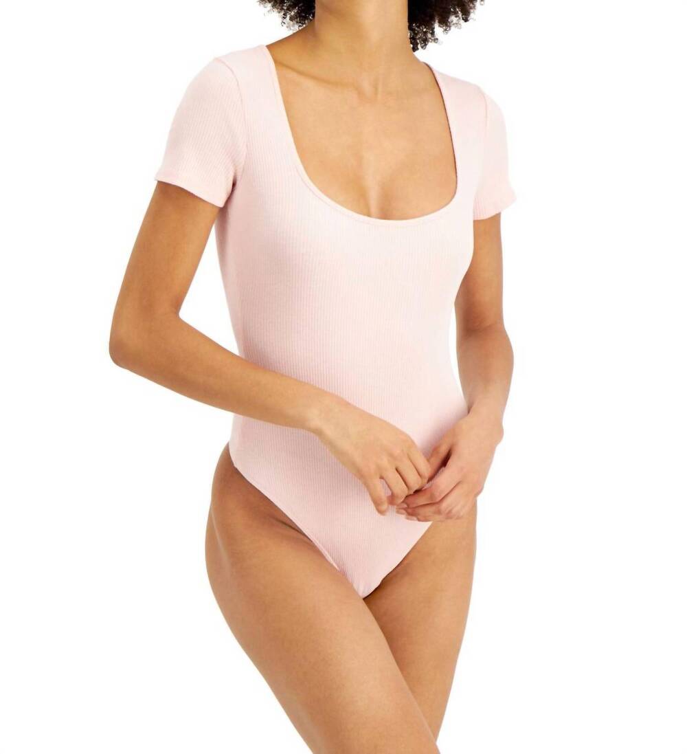 NEW JENNI BY JENNIFER MOORE scoop neck ribbed bodysuit in peachskin